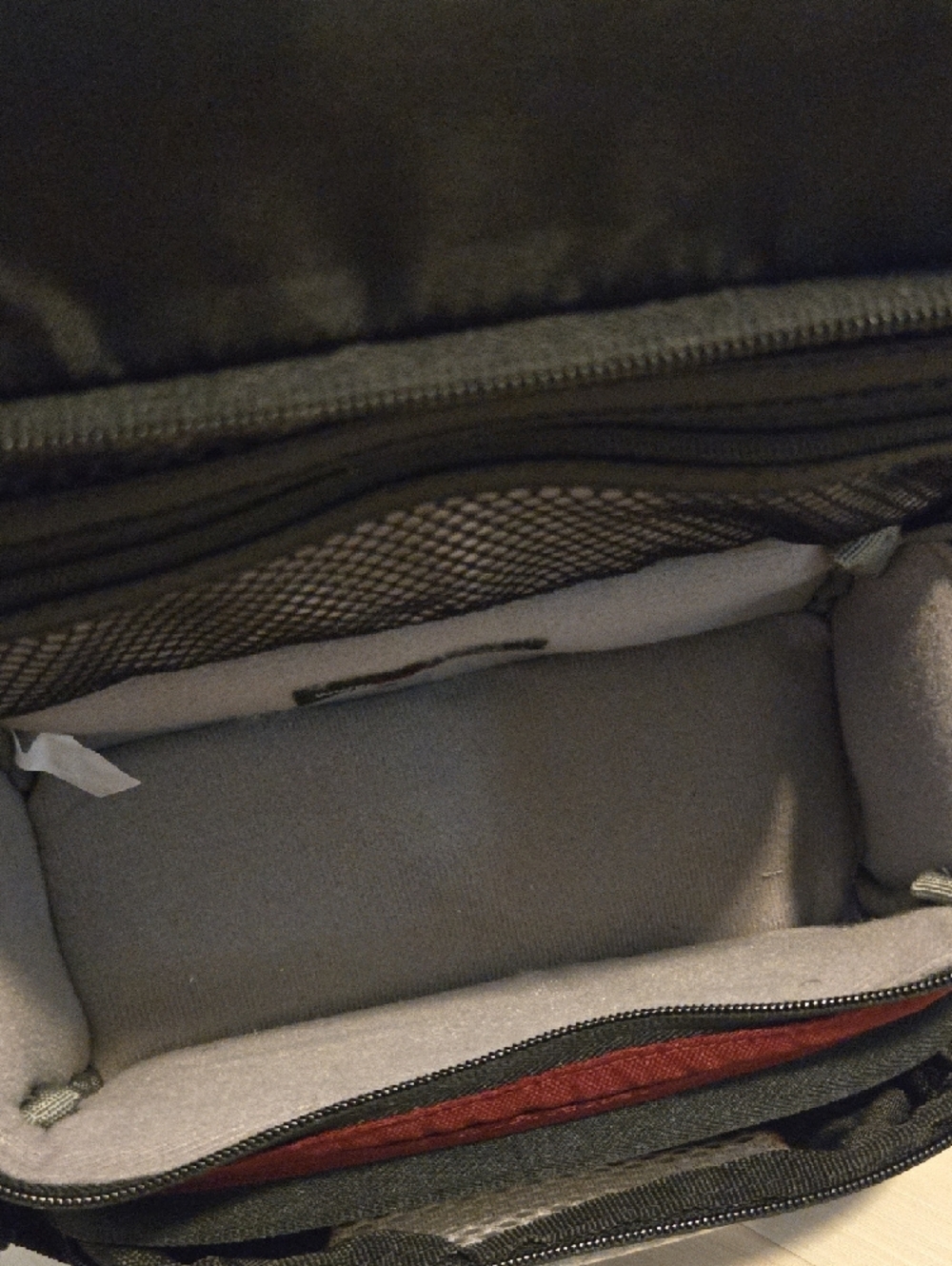 Maroon Camera Bag - Lowepro - Picture 7 of 7
